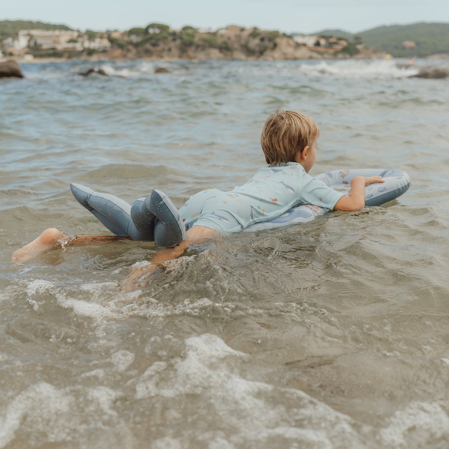 LITTLE DUTCH. Ολόσωμο κοντομάνικο μαγιό Ocean Friends