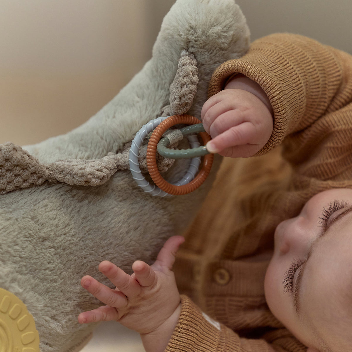 LITTLE DUTCH. Υφασμάτινο κροκοδειλάκι δραστηριοτήτων Safari Friends GRS