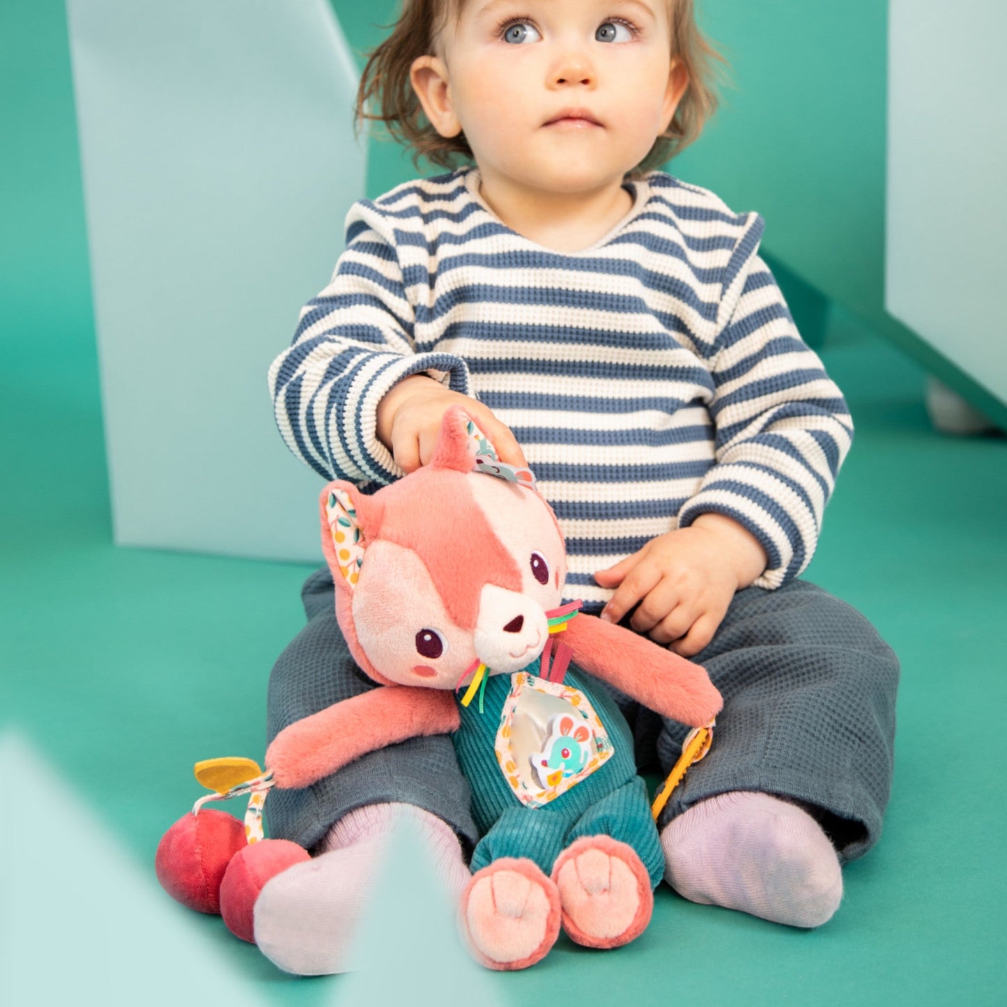 LILLIPUTIENS. Υφασμάτινη γατούλα δραστηριοτήτων Jeanne