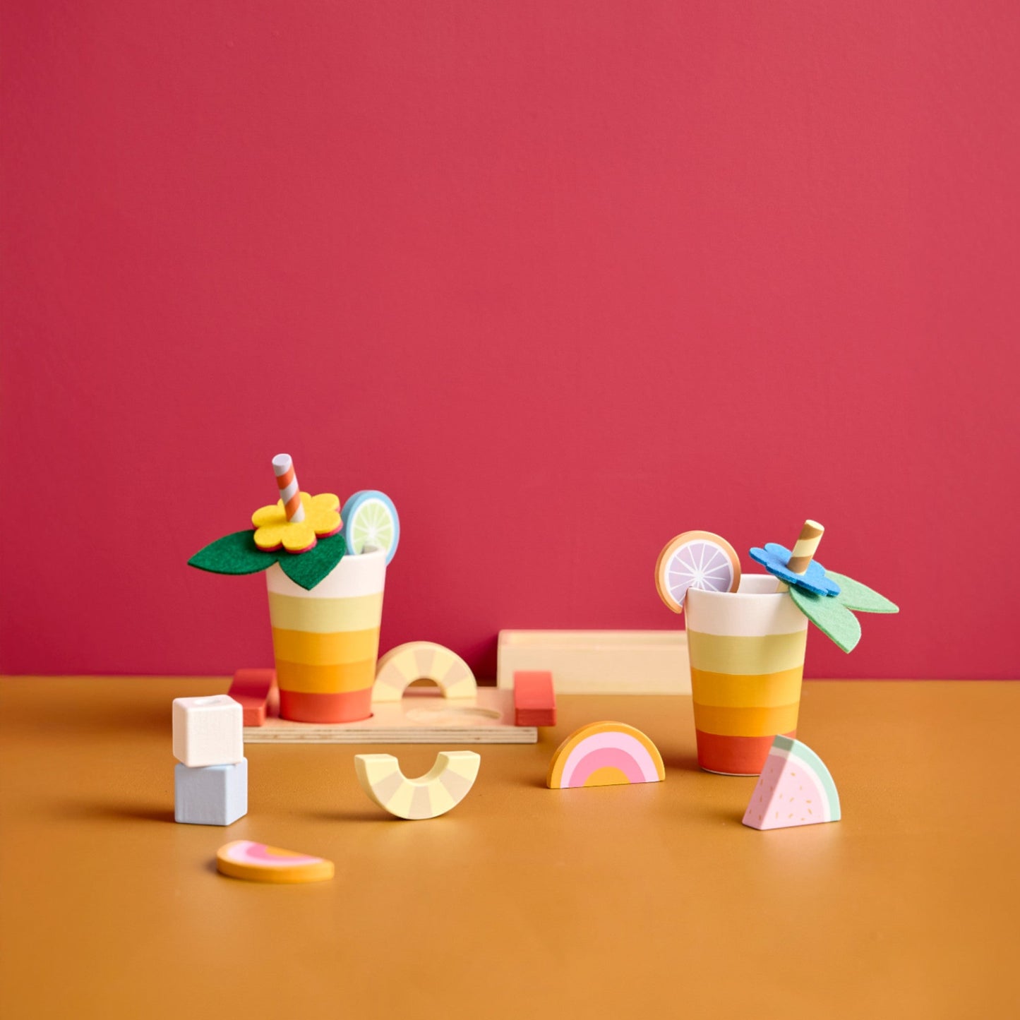 KIDS CONCEPT. Ξύλινο σετ παιχνιδιού με φρουτοποτά KID'S HUB