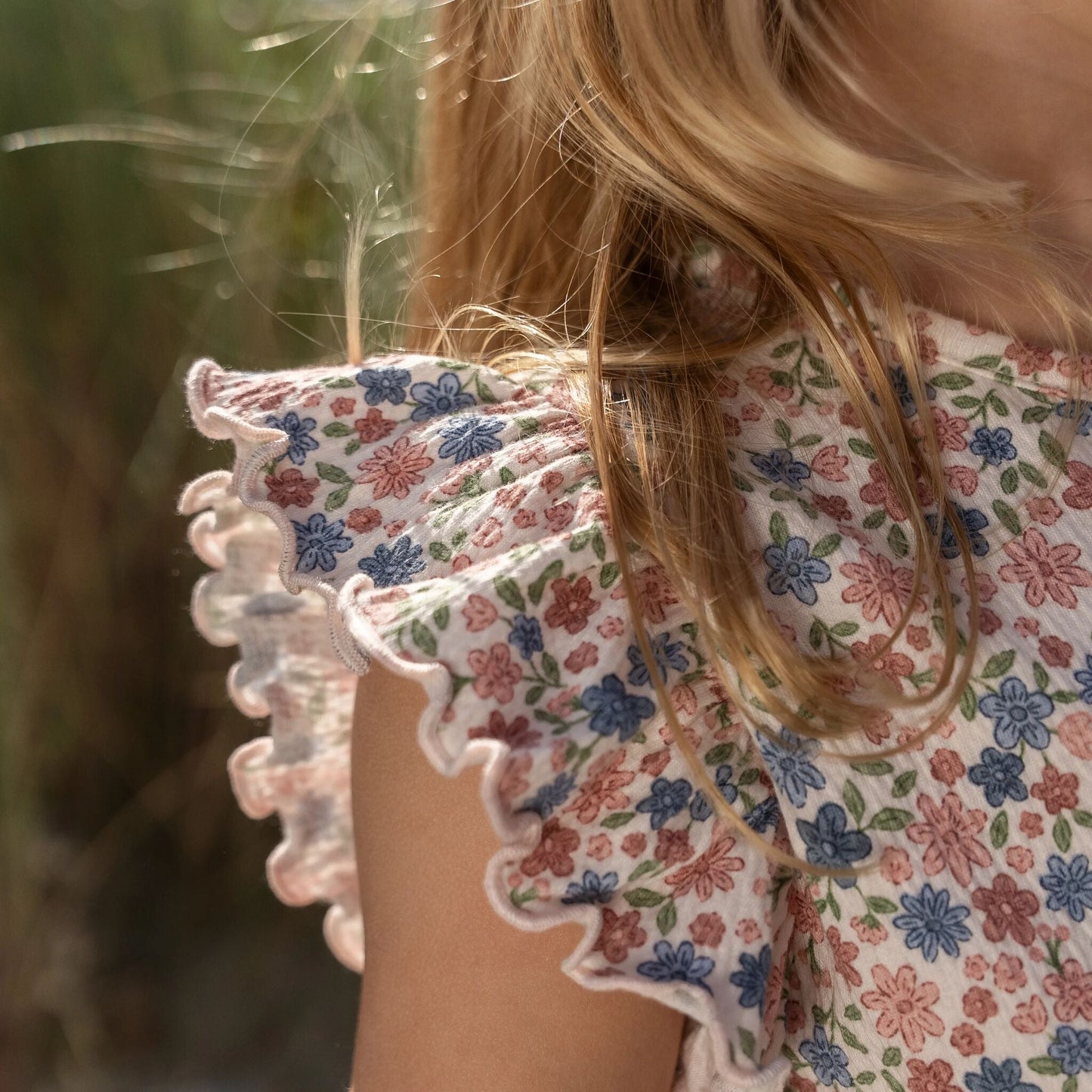 LITTLE DUTCH. Φορεματάκι αμάνικο με βολάν Meadow Flowers