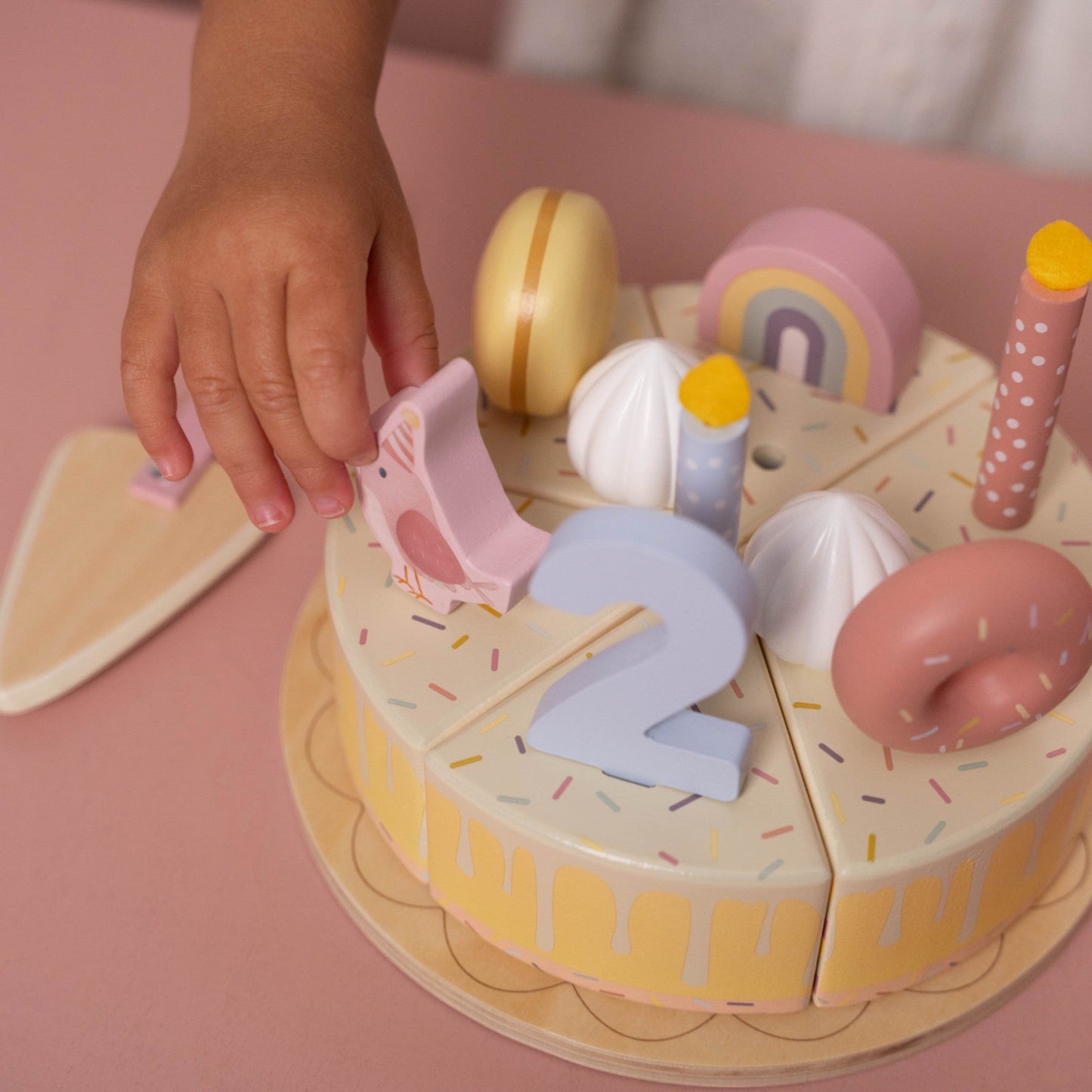 LITTLE DUTCH. Little Dutch Wooden birthday cake pink FSC