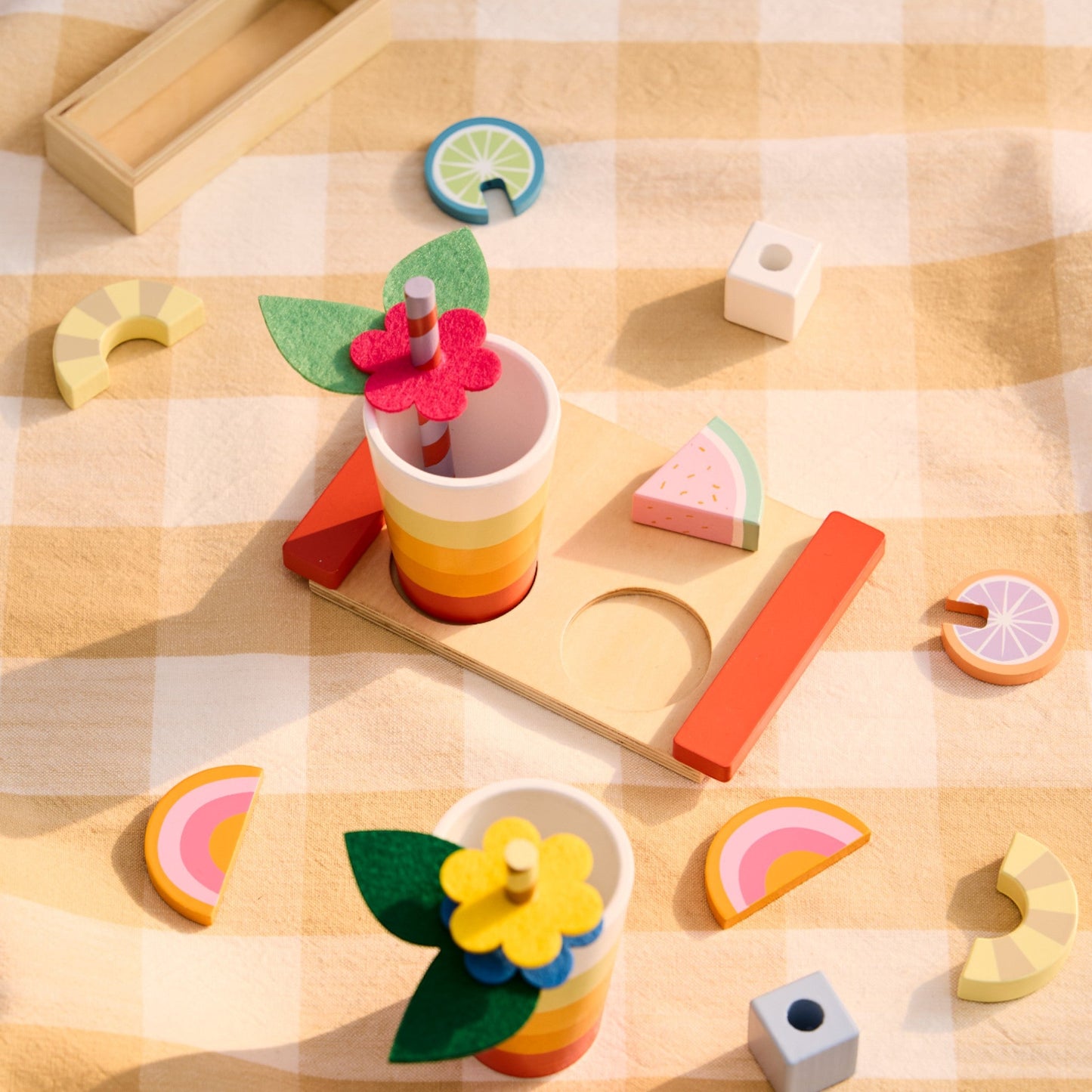 KIDS CONCEPT. Ξύλινο σετ παιχνιδιού με φρουτοποτά KID'S HUB