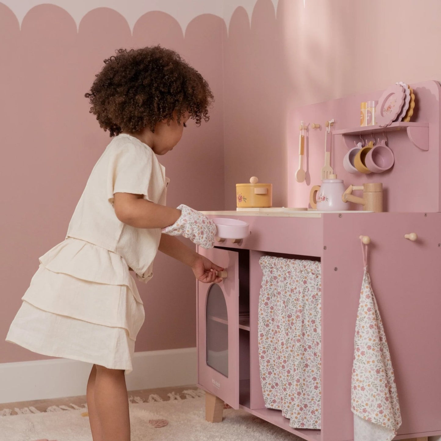LITTLE DUTCH. Ξύλινη κουζίνα με αξεσουάρ παιχνιδιού Ροζ FSC
