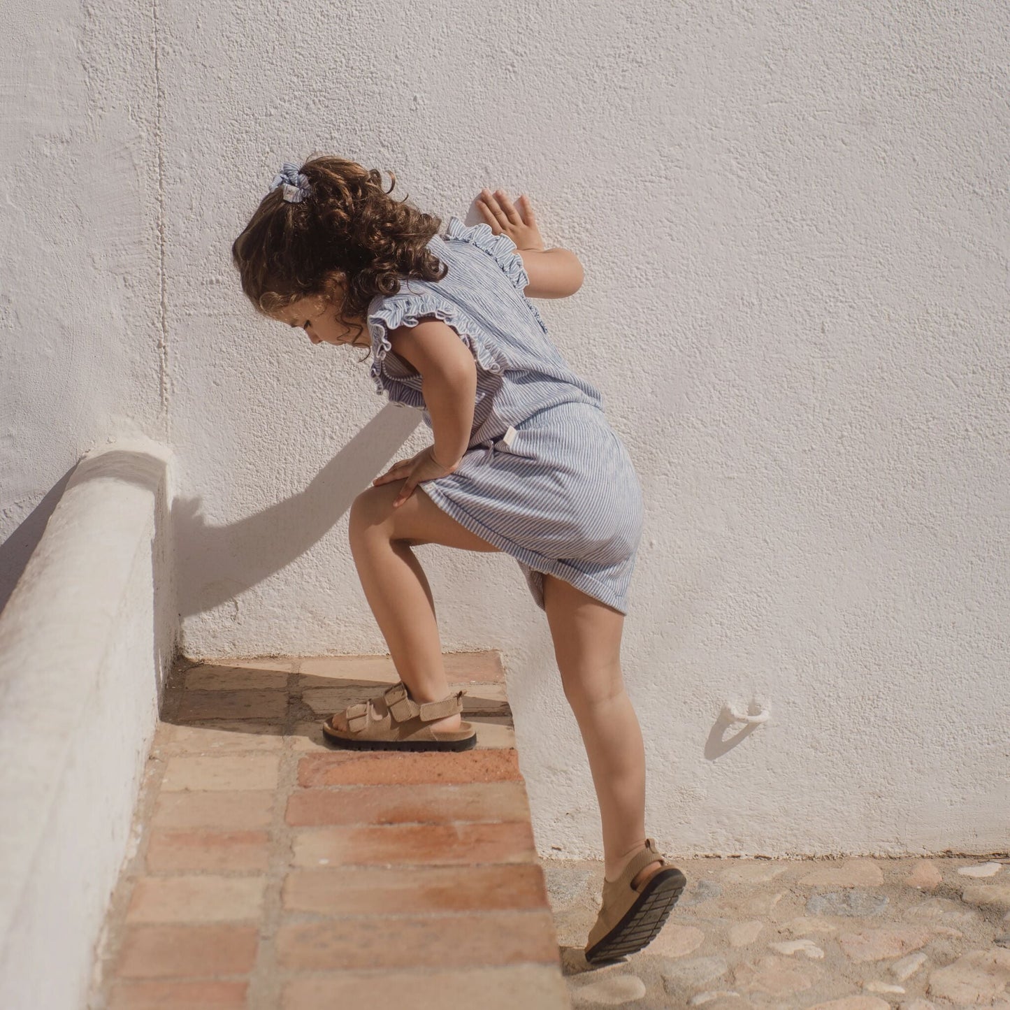 LITTLE DUTCH. Ολόσωμη φόρμα με βολάν Denim Blue Stripe