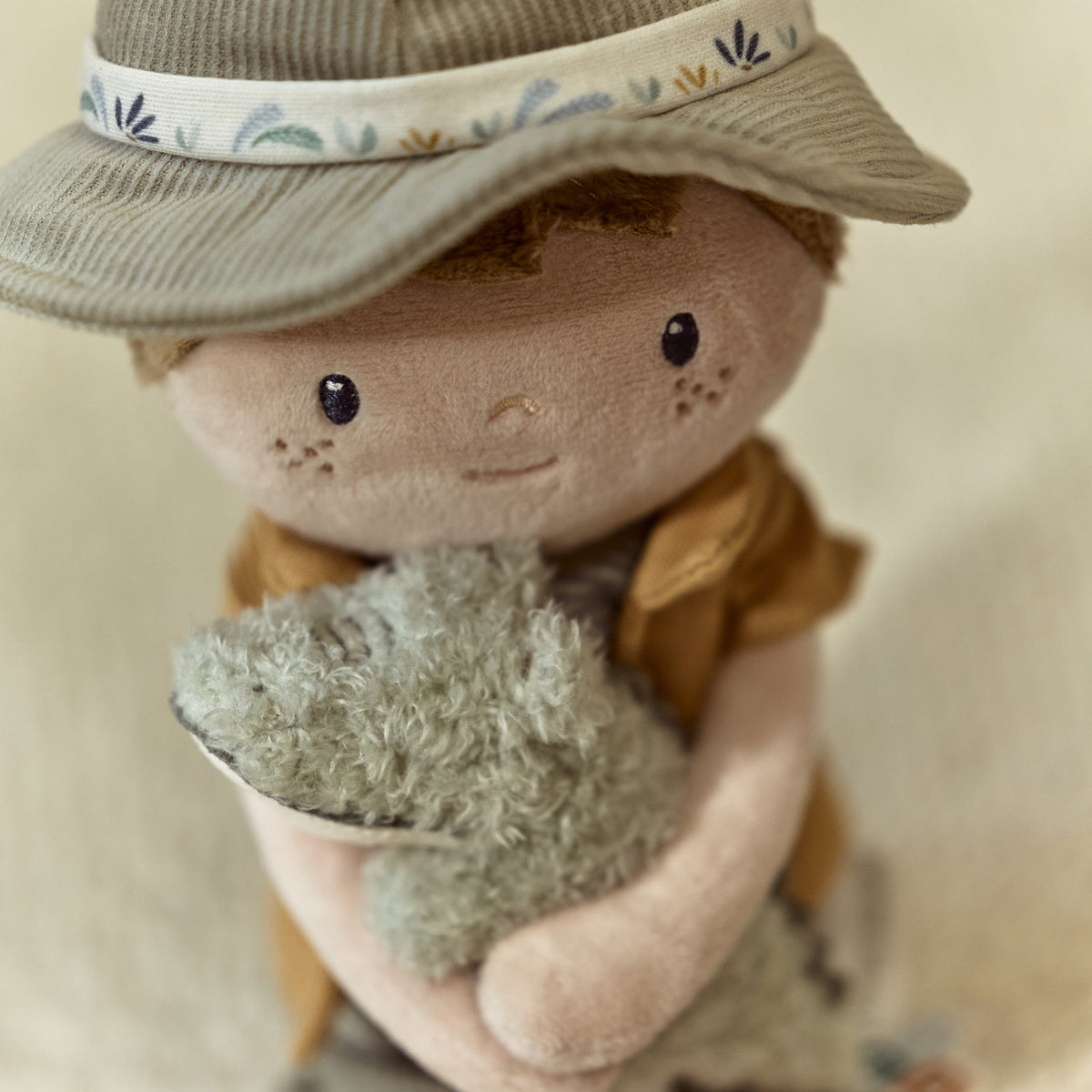 LITTLE DUTCH. Υφασμάτινη κούκλα Ranger Jim Safari Friends GRS