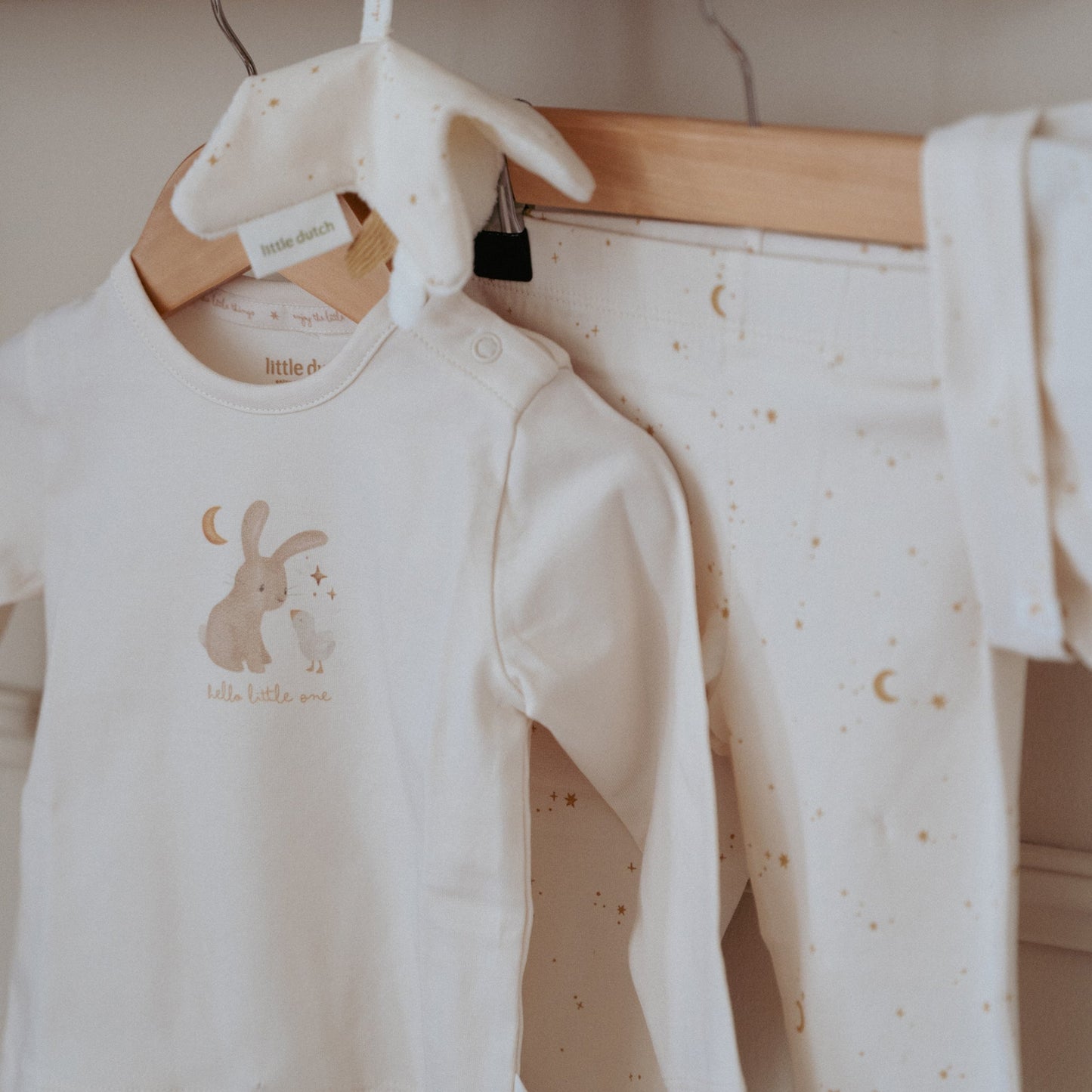 LITTLE DUTCH. Σετ δώρου με ρουχαλάκια Newborn Naturals - Νο 62/68
