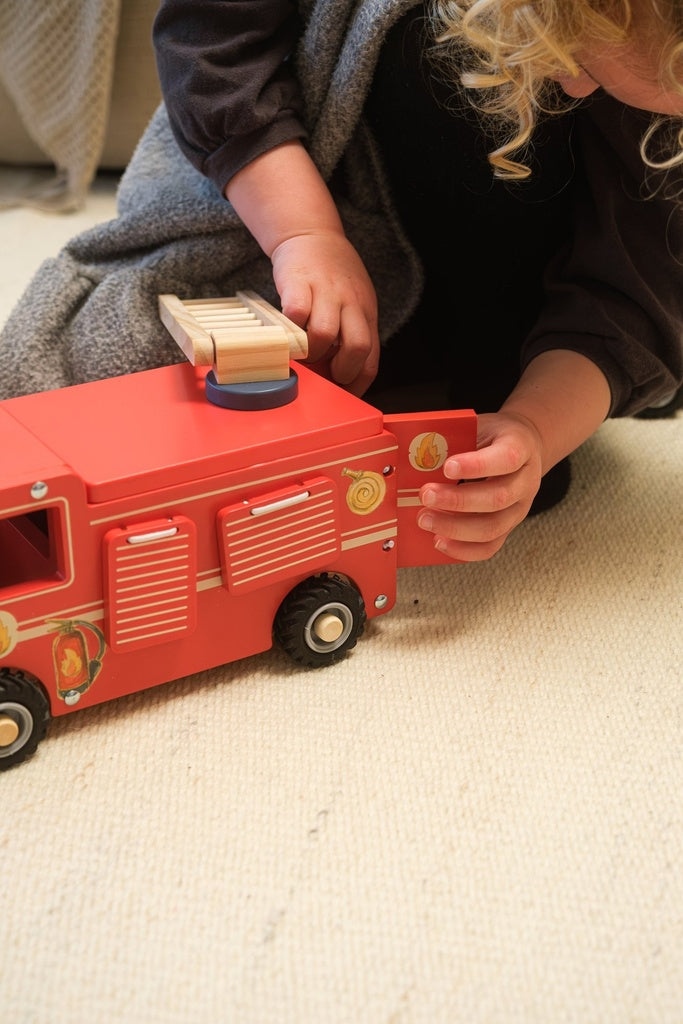 Egmont Toys. Πυροσβεστικό Όχημα με Μικρό Φιλαράκι – Μεγάλο