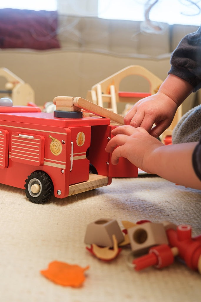 Egmont Toys. Πυροσβεστικό Όχημα με Μικρό Φιλαράκι – Μεγάλο