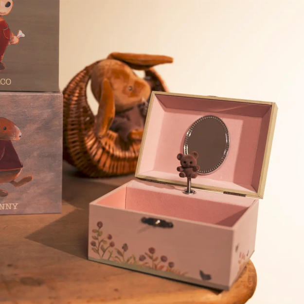 Egmont Toys. Μουσική Κοσμηματοθήκη 4 Εποχές