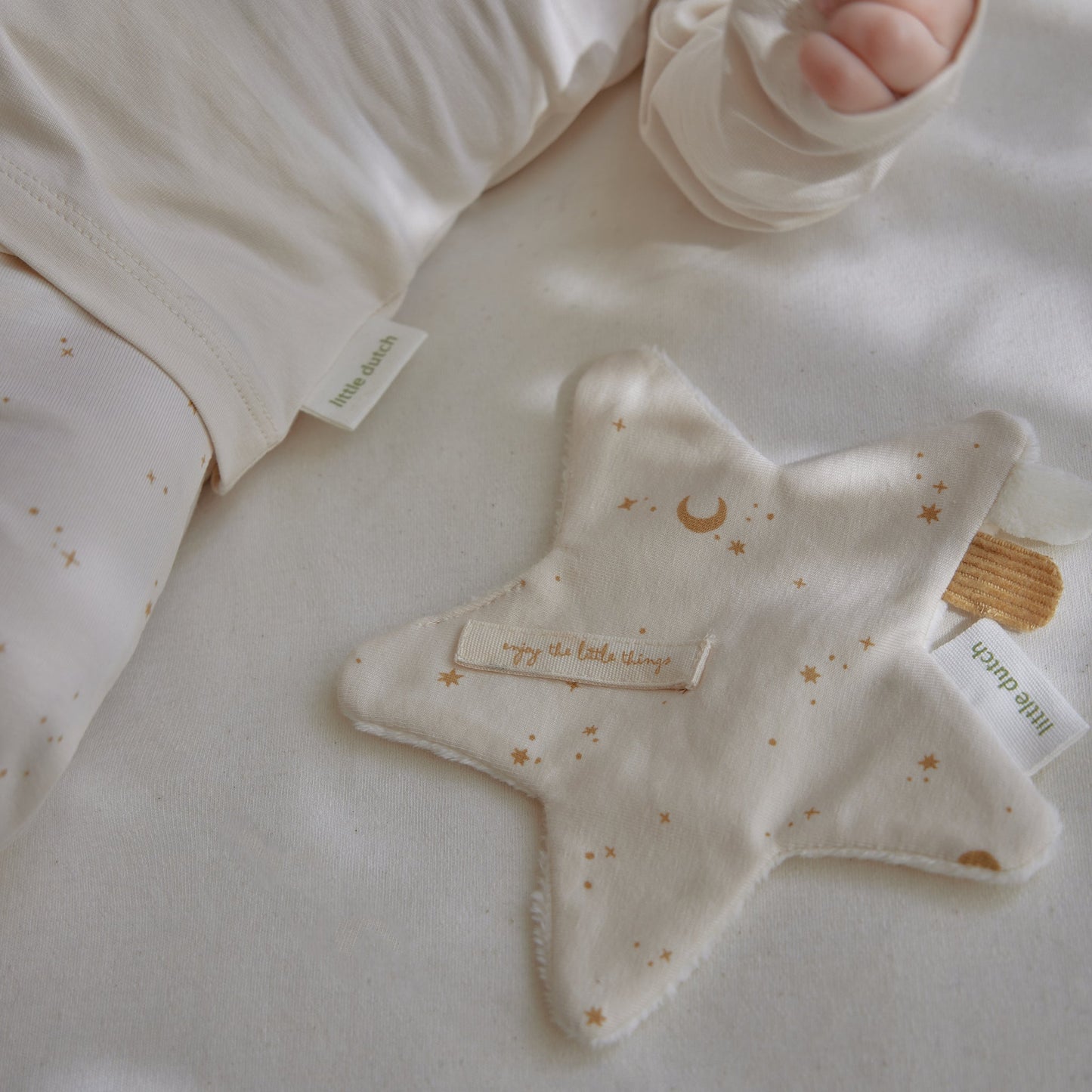 LITTLE DUTCH. Σετ δώρου με ρουχαλάκια Newborn Naturals - Νο 62/68