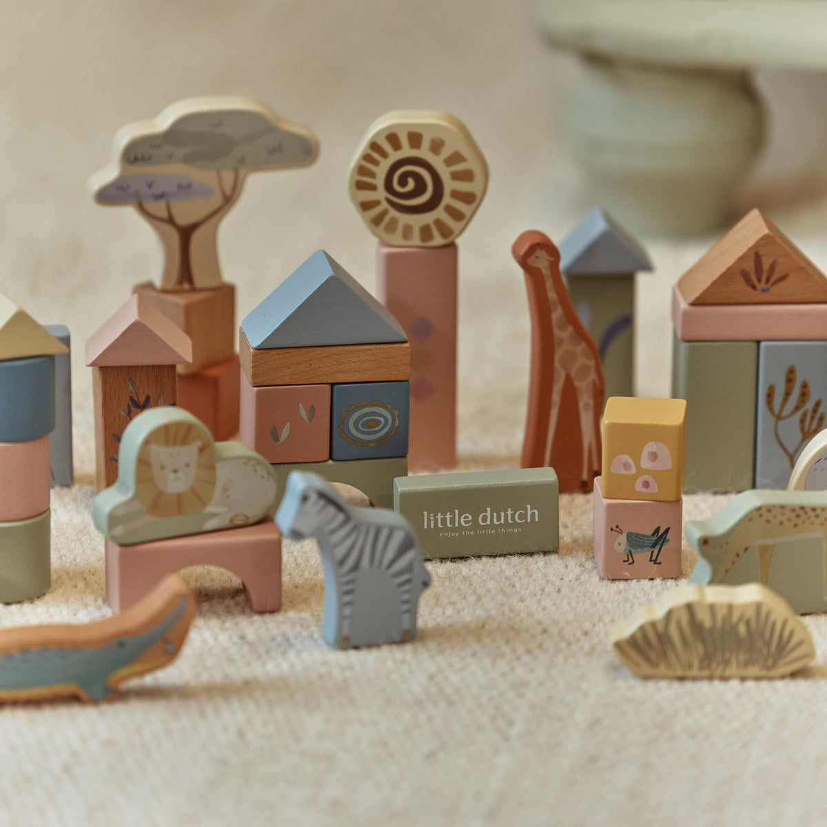 LITTLE DUTCH. Σετ ξύλινα τουβλάκια Safari Friends FSC