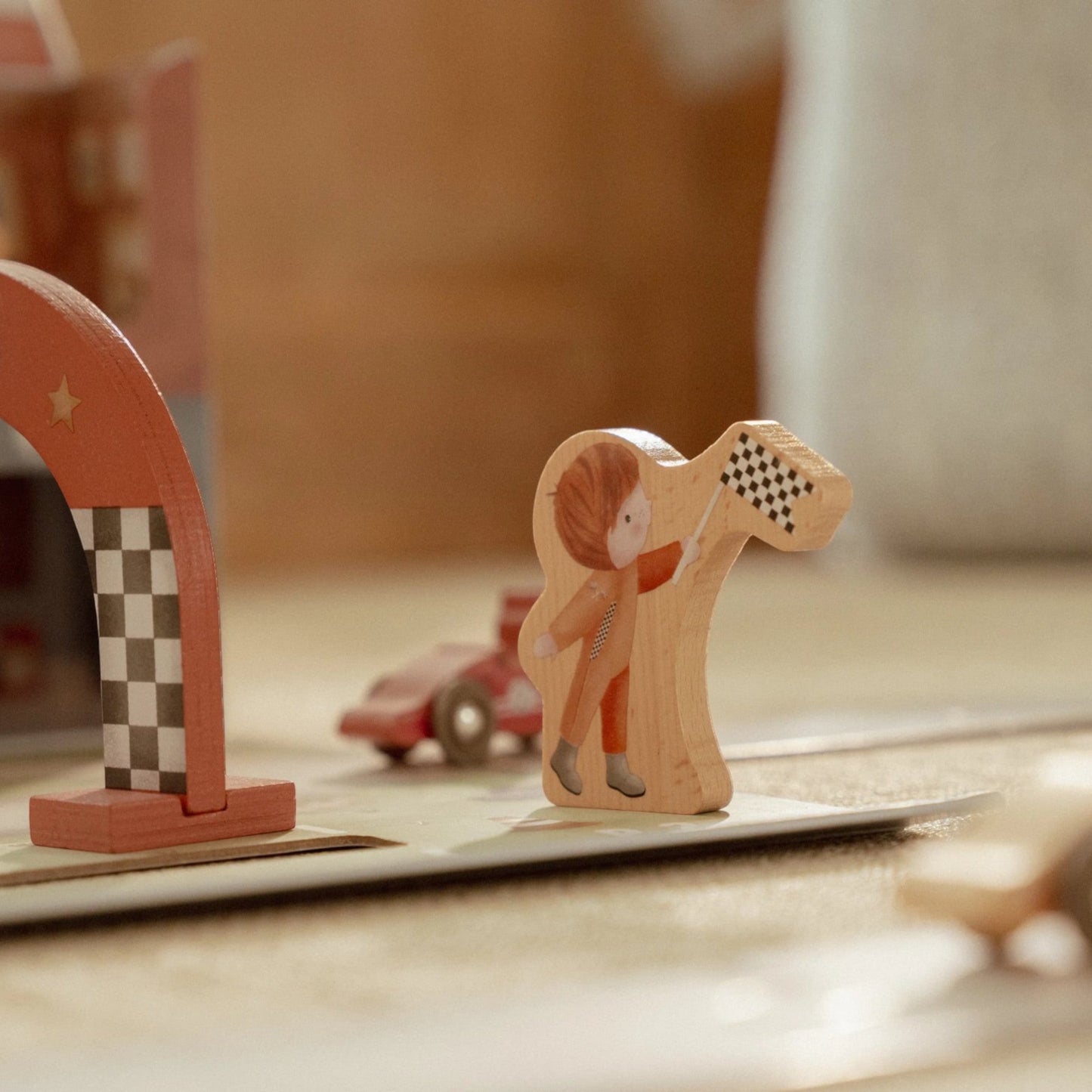 LITTLE DUTCH. Βαλιτσάκι παιχνιδιού με πίστα αγώνων FSC