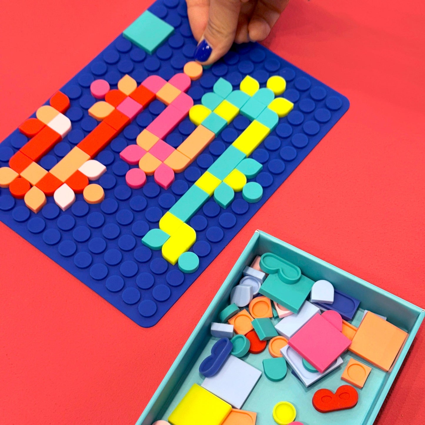 SUPER PETIT. Σουπλά σιλικόνης με τουβλάκια Μωσαϊκό - μπλε