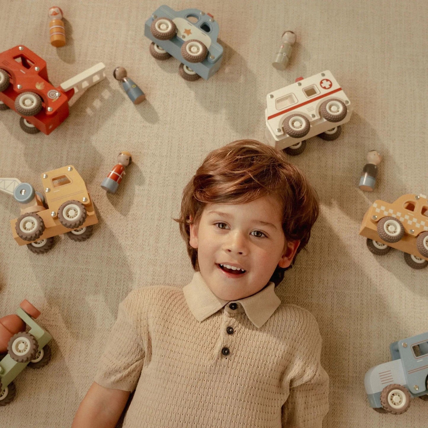 LITTLE DUTCH. Ξύλινο ασθενοφόρο FSC