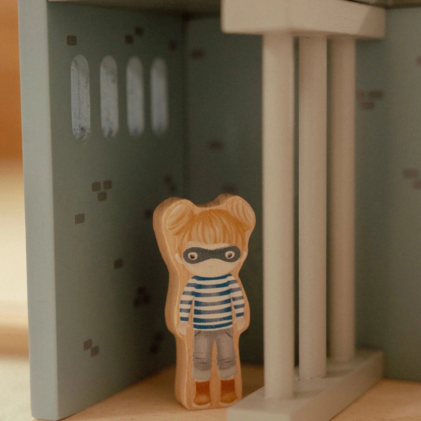 LITTLE DUTCH. Ξύλινο αστυνομικό τμήμα με αξεσουάρ FSC