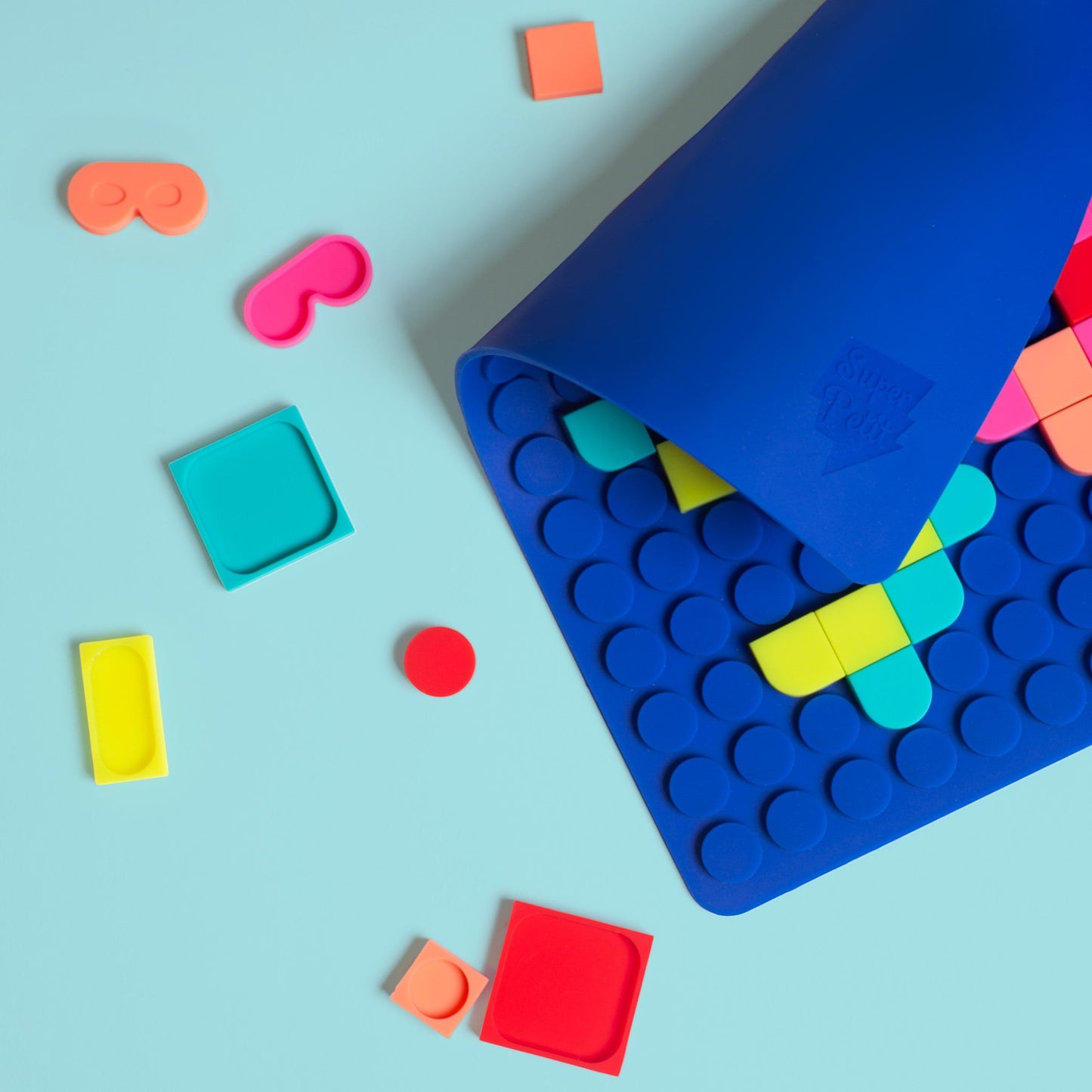 SUPER PETIT. Σουπλά σιλικόνης με τουβλάκια Μωσαϊκό - μπλε