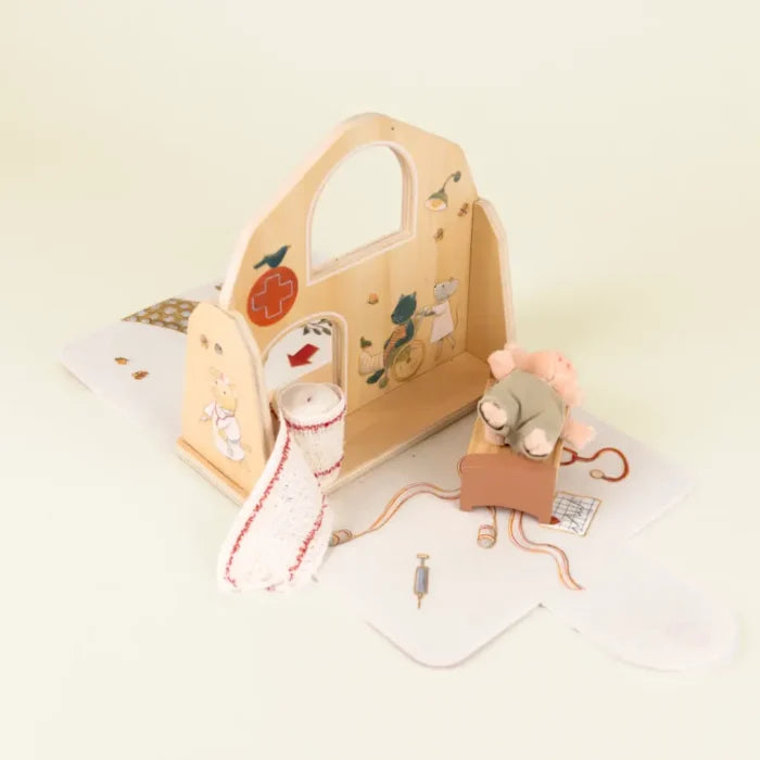 Egmont Toys. Σετ Παιχνιδιού Ρόλων Γιατρού σε Βαλιτσάκι