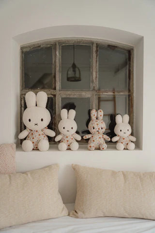 LITTLE DUTCH. Υφασμάτινη κούκλα Miffy Vintage Little Flowers 60cm