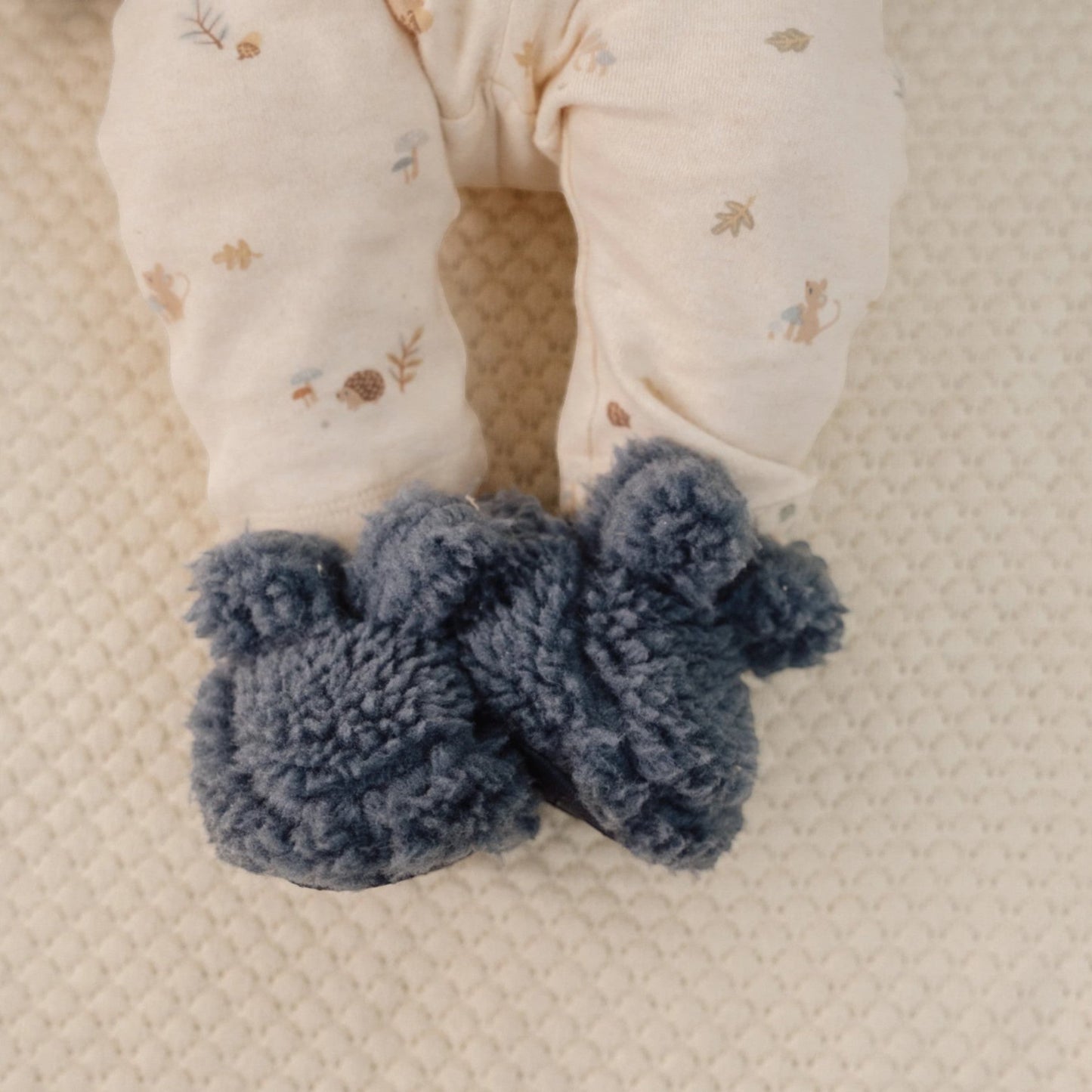 LITTLE DUTCH. Βρεφικά μποτάκια αγκαλιάς teddy Blue